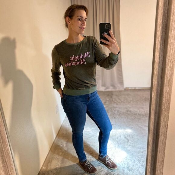 WILDFOX Sweatshirt Baggy Jumper NEW Midnight Munchies Olive Small Oversized - Picture 6 of 16